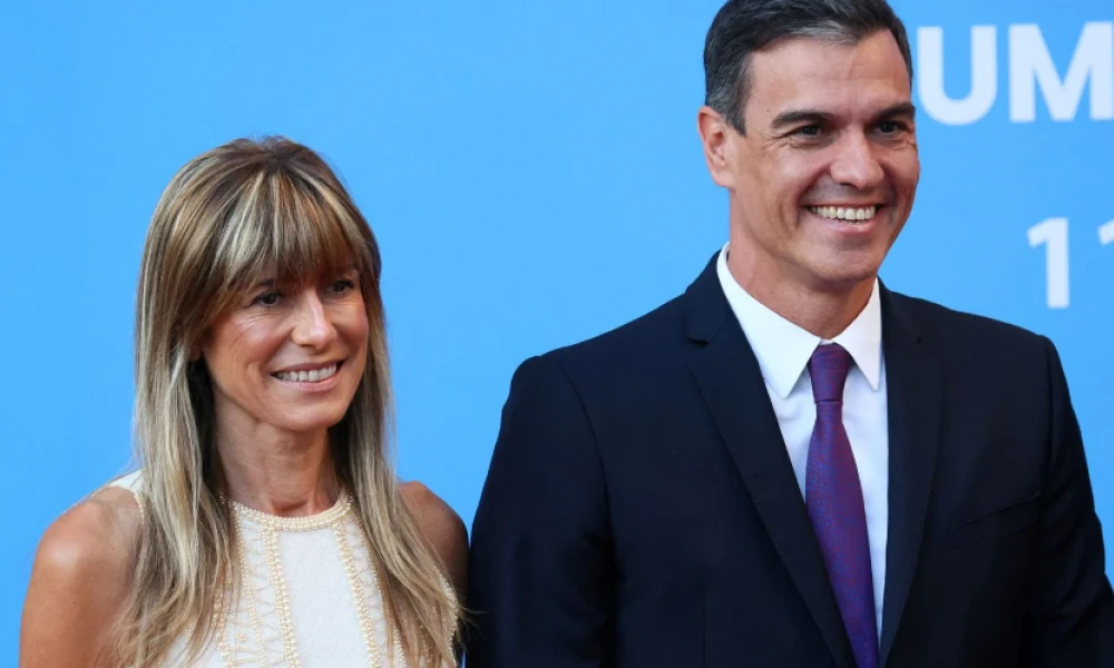 Σε μπελάδες ο Σάντσεθ: Η σύζυγος του καλείται να εμφανισθεί ενώπιον ανακριτή στο πλαίσιο έρευνας για διαφθορά